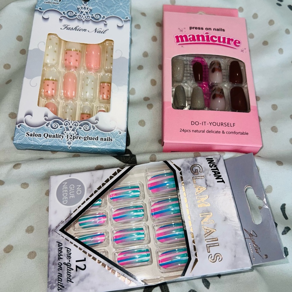 Assorted False Nail Bundle - Picture 11 of 13